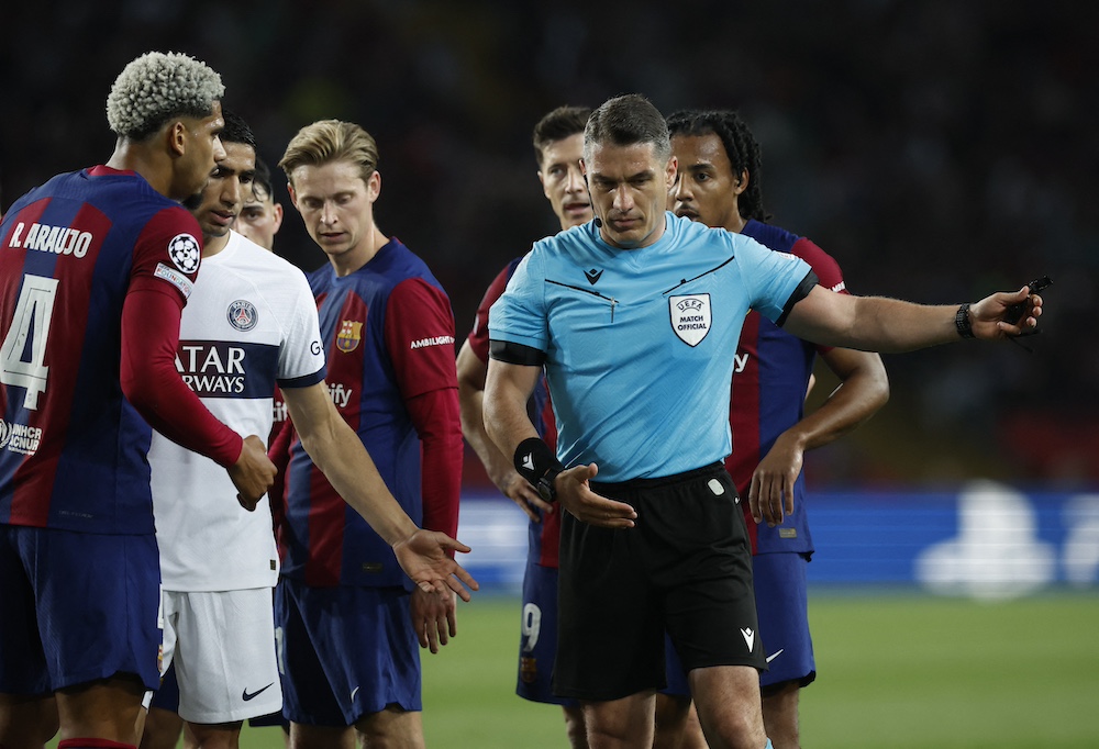Uppgifter Arsenal intresserade av Ronald Araujo Uppgifter Arsenal intresserade av Ronald Araujo